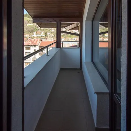 Apartman мансарда с фантастични гледки и две спални