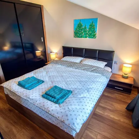 мансарда с фантастични гледки и две спални Apartman