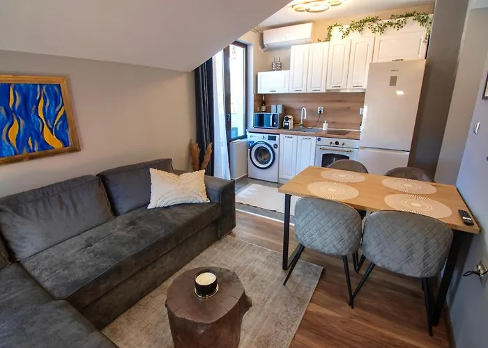 мансарда с фантастични гледки и две спални Apartmán