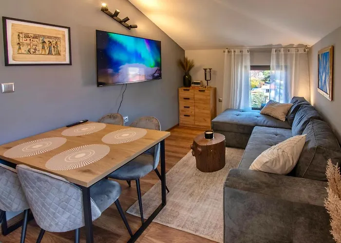 мансарда с фантастични гледки и две спални Apartmán