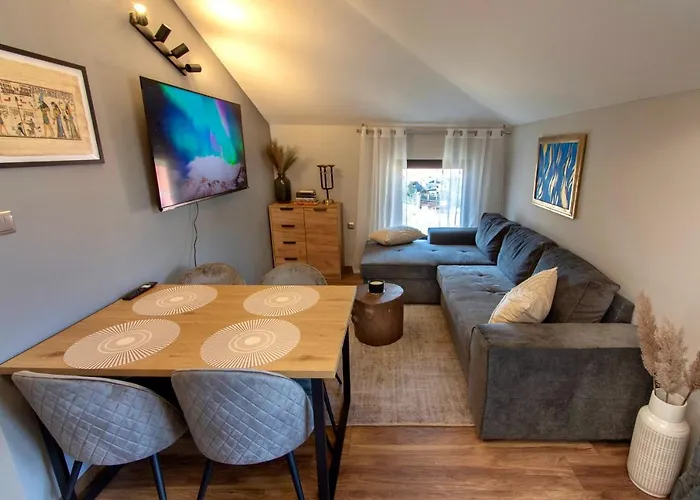 Apartmán мансарда с фантастични гледки и две спални *